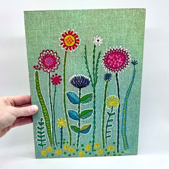 A Child’s Garden Of Verses Golden Book 1972 Virginia Tiffany Stitchery Art HC - Picture 8 of 8